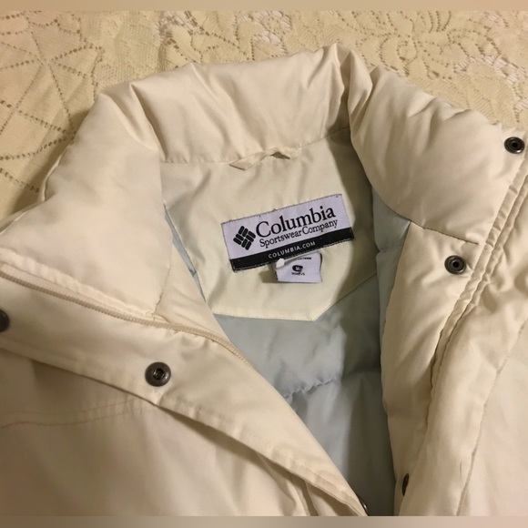 Women’s Columbia Down Jacket with Detachable Hood - Picture 12 of 16